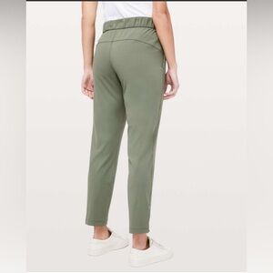 Lululemon On The Fly Pant *27" Grey Sage Size 8